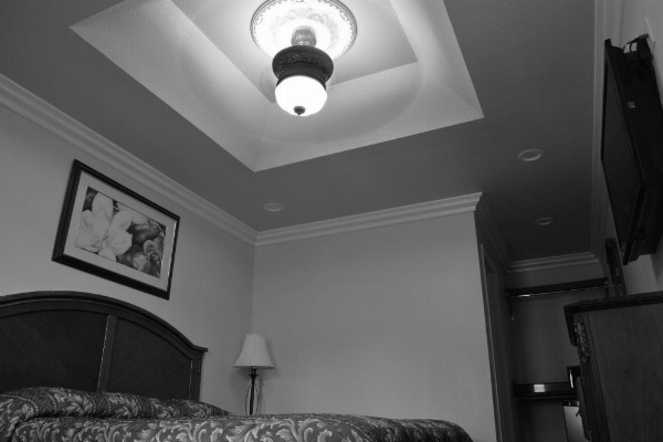 Crystal Lodge Motel image 41