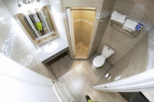 Crystal Lodge Motel image 60